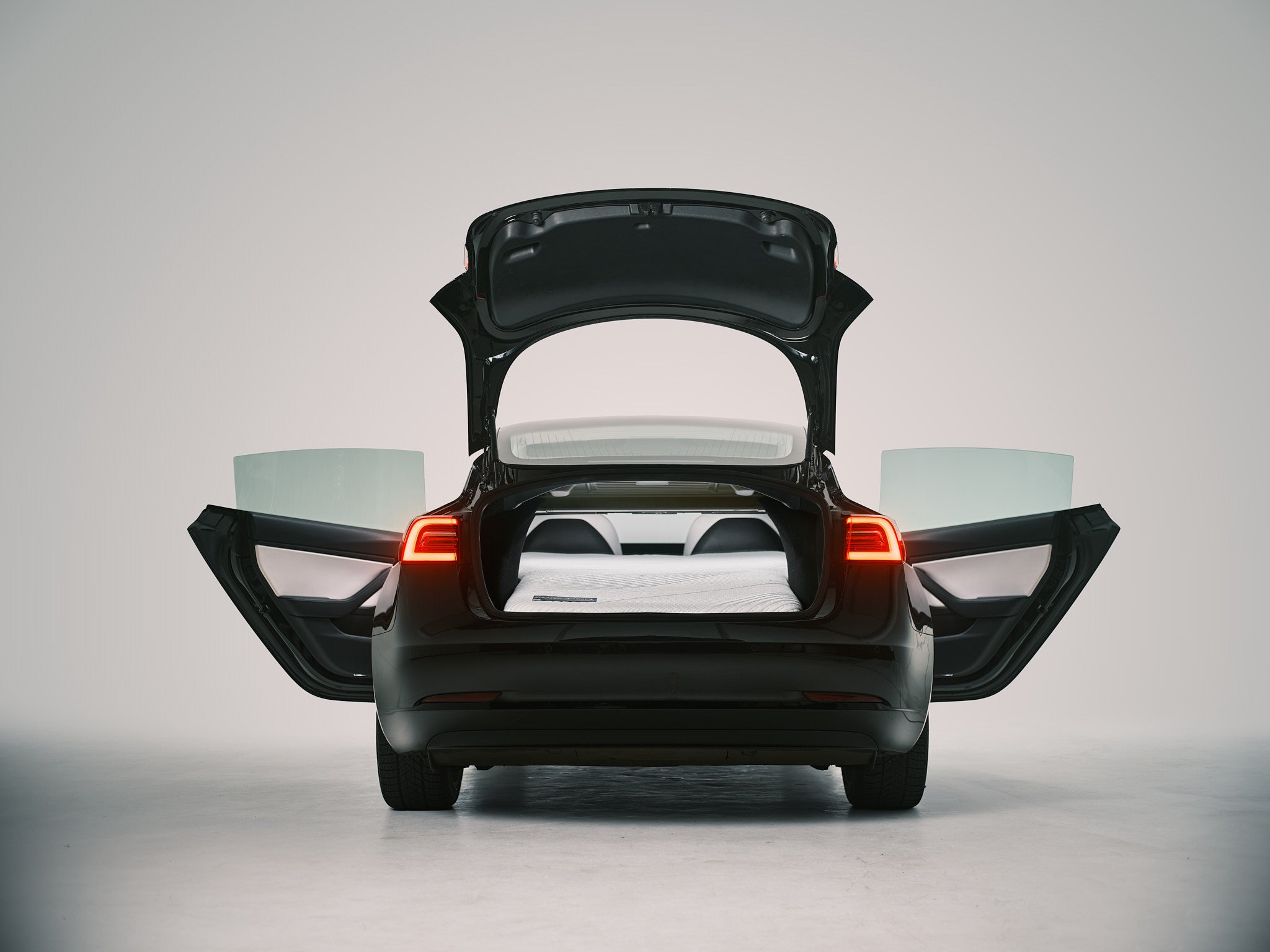 Snuuzu - The Ultimate Sleeping Experience For Tesla Model 3